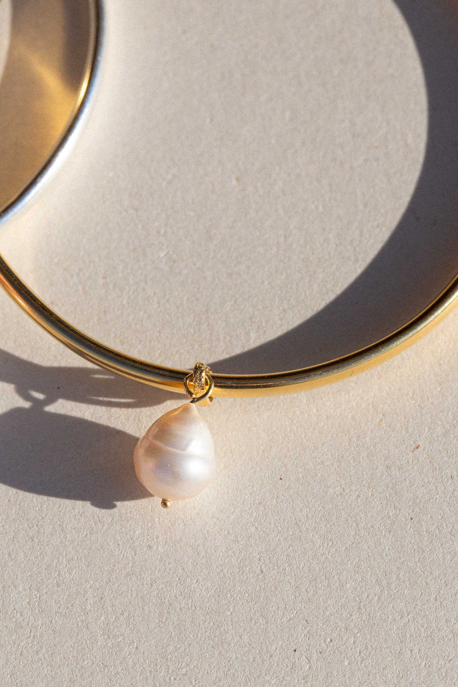SAMSA Golden Single Pearl Bracelet