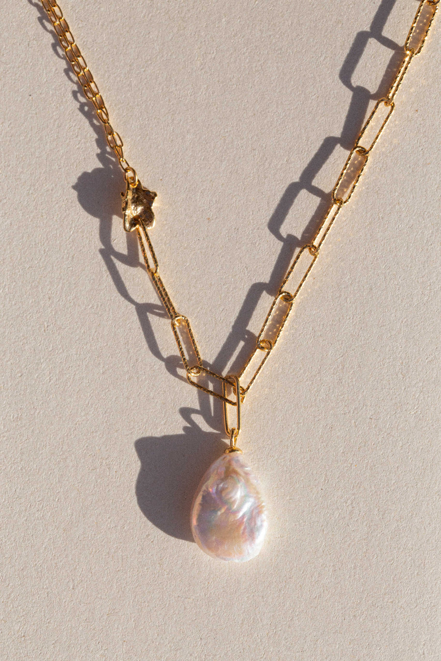 SAMSA Golden Pearl Necklace